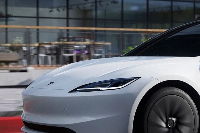 Mobil Listrik Tesla