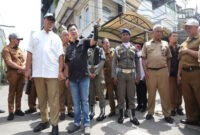 Pemkot Bandung Terapkan Sanksi dan Penghargaan demi Atasi Masalah Sampah Kota