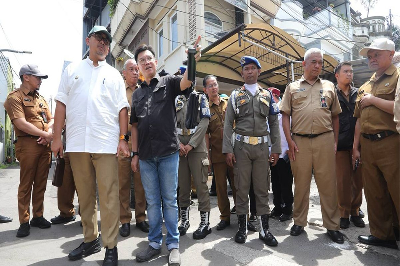 Pemkot Bandung Terapkan Sanksi dan Penghargaan demi Atasi Masalah Sampah Kota