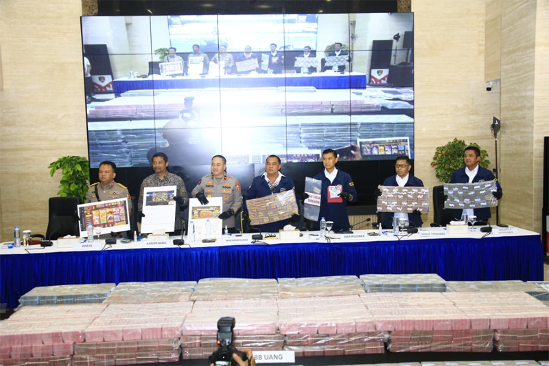 Polisi Amankan 744 Tersangka dan Sita Miliaran Rupiah Aset Perjudian Online