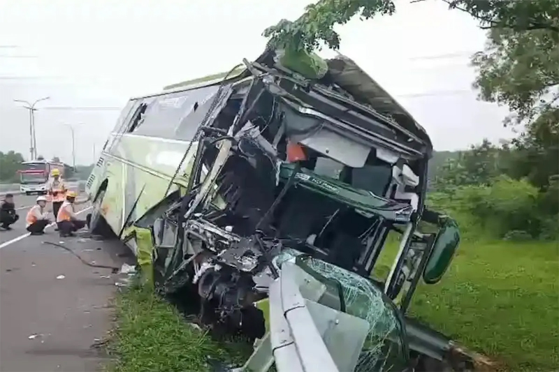Kecelakaan Maut Bus Wisata dan Truk di Tol Cipali Tewaskan Sopir