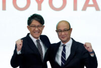 Kenta Kon bergabung dengan Toyota Motor pada tahun 1991. Saat ini, ia bertindak sebagai Chief Financial Officer dan Chief Operating Officer Grup. Sejak April, ia akan menggantikan Koji Sato sebagai CEO dari produsen mobil terbesar di dunia.
