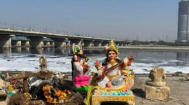 Beberapa benda ditemukan dari Sungai Yamuna pada 25 Januari. Foto: CNN