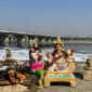 Beberapa benda ditemukan dari Sungai Yamuna pada 25 Januari. Foto: CNN