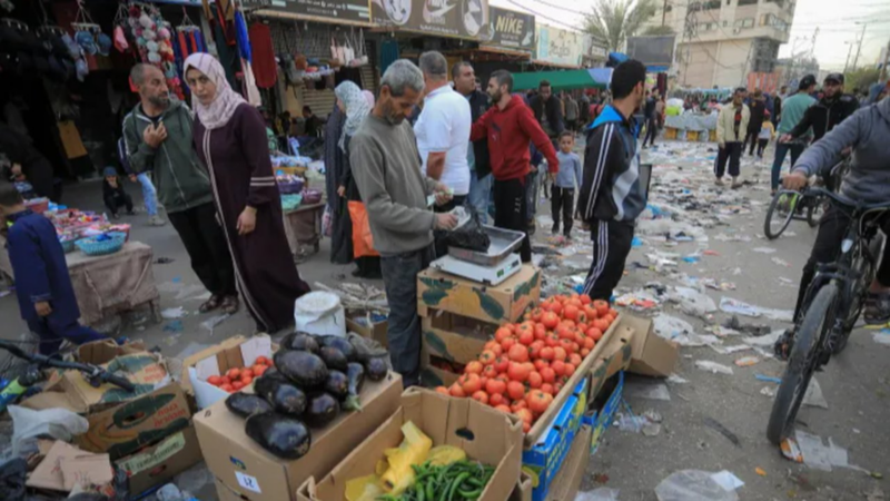 Pasar di Gaza Penuh Pembeli