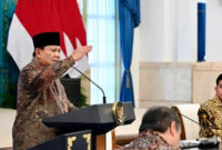 Presiden RI, Prabowo Subianto berpidato dalam Sidang Kabinet Paripurna (SKP) di Istana Negara, Jakarta pada Senin, 20 Oktober 2025. (Foto: BPMI Setpres)