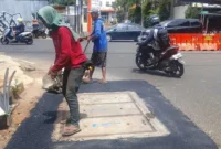 Aktivitas galian kabel pada proyek Infrastruktur Pasif Terpadu (IPT) atau ducting di Kota Bandung, Maret 2026