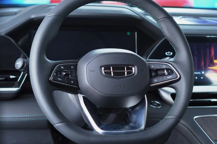 Geely Ngebut Incar Nomor Satu, Tantang Dominasi BYD di China 2026