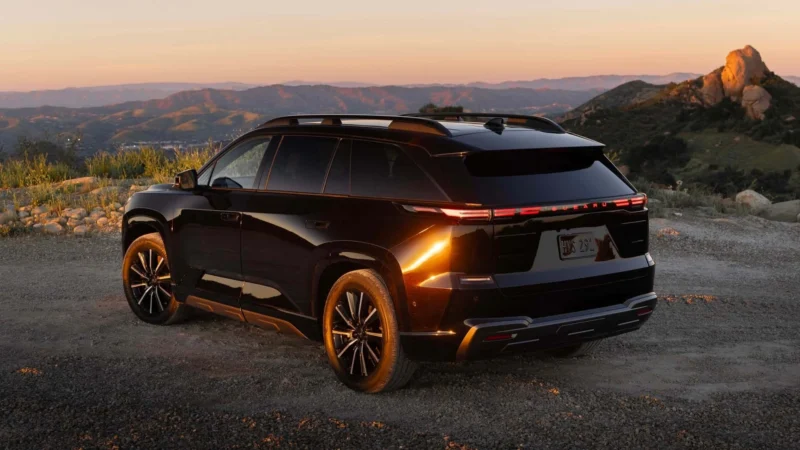Subaru Getaway Resmi Hadir sebagai SUV Listrik 3 Baris Bertenaga 420 HP