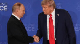 Donald Trump Peringatkan Vladimir Putin Terkait Potensi Dampak Kerusakan Perang Iran