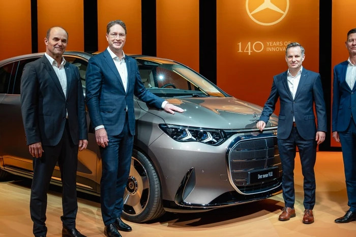 Strategi Mobil Mewah Mercedes-Benz di China Mulai Dipertanyakan Investor Besar